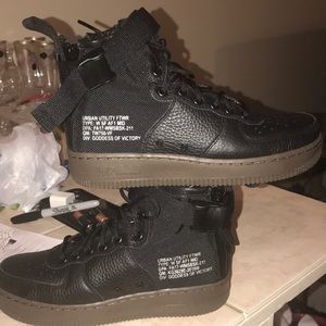 Women’s SF AF1 Mid